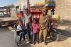 Grâce au don d’un rickshaw, la famille Masih peut désormais mener une vie indépendante. csi