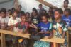 Des enfants du camp de réfugiés de Nduga dans une école provisoire à Wamena (vallée de Baliem). Le peuple des Nduga a été contraint de quitter sa patrie après un soulèvement militaire en 2018. La plupart des Nudga appartiennent à l’Église KINGMI. (csi)