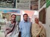 Anjum avec les parents de Sadaf Khan. csi