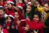 Égypte | Des écolières égyptiennes de Beni Suef expriment leur joie avant de recevoir des cadeaux de Noël (2018). (csi)
