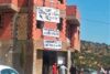 Affiches de protestation apposées à l’église « Prince de la Paix » à Ighzer Amokrane : « Où sont les droits de l’homme en Algérie ? », « Non aux fermetures injustes d’églises », « Abrogation de la loi de 2006 ». (msn)