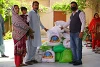 Dans la métropole pakistanaise de Karachi, les partenaires de CSI organisent également des actions de distribution de nourriture parmi les personnes les plus nécessiteuses. (csi)