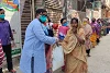 Les partenaires CSI au Bangladesh ont vite réagi et ils ont distribué des colis humanitaires à sept cent cinquante familles. Jhorna Adhikary, une des bénéficiaires, déclare : « Sans votre aide, je ne sais pas ce que j’aurais pu donner à manger à mes deux enfants ce soir. » (csi)