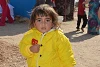 Myriam, la sœur cadette de Sahra et d’Ezra, a aussi reçu une veste d’hiver. (csi)