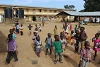 Des enfants jouent dans la grande cour du camp de réfugiés de Jos. (csi)