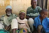 Andrew avec son père aveugle et ses deux enfants Tabetha et Ibrahim. Depuis l’attaque de Boko Haram, il se trouve face au néant. (csi)