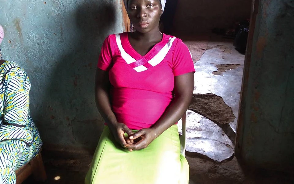 La jeune veuve Rose Matthew attend son troisième enfant. Son mari a été tué par des combattants peuls islamistes. Rose est désespérée et ne sait pas comment elle va nourrir ses enfants. (eccvn)