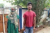 La pandémie ne protège pas les chrétiens des attaques. Ce couple chrétien de Ranchi, capitale de l’État fédéré du Jharkhand, est reconnaissant de l’aide alimentaire reçue pendant le confinement. (csi)