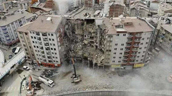 Après le tremblement de terre, la destruction est omniprésente ! csi