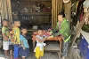 Dans l’internat thaïlandais, des enfants du Myanmar sont heureux de recevoir des cadeaux de Noël. csi
