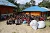 Des chrétiens déplacés à Wamena attendent la distribution de semences et d’outils agricoles. csi
