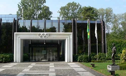 Le bâtiment administratif du CIO à Lausanne : l’Azerbaïdjan doit être exclu des Jeux olympiques de Paris en raison de son agression contre les Arméniens du Haut-Karabakh, demande CSI. Photo : Wikimedia